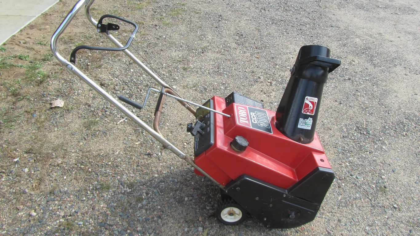 Toro CCR 2000 Snow Thrower