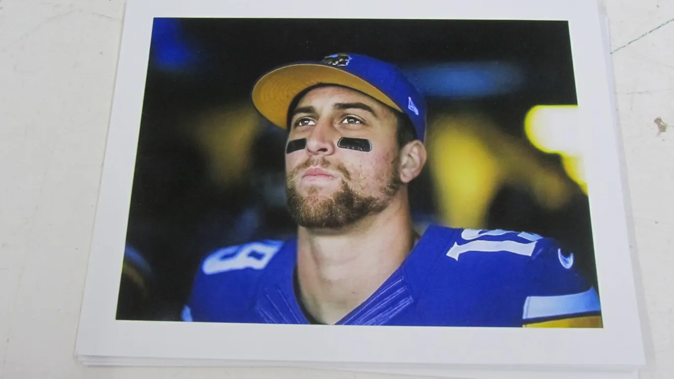 (18) Assorted MN Vikings Player Photographs