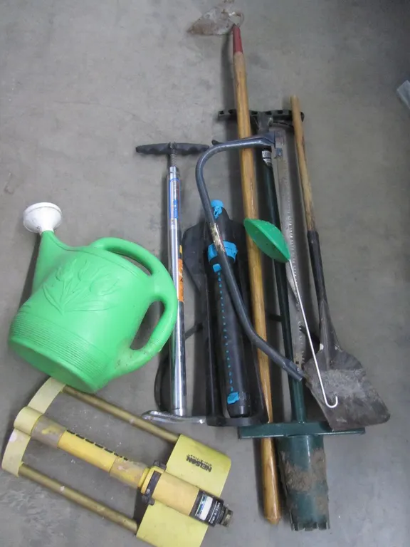 Assorted Lawn And Garden Items