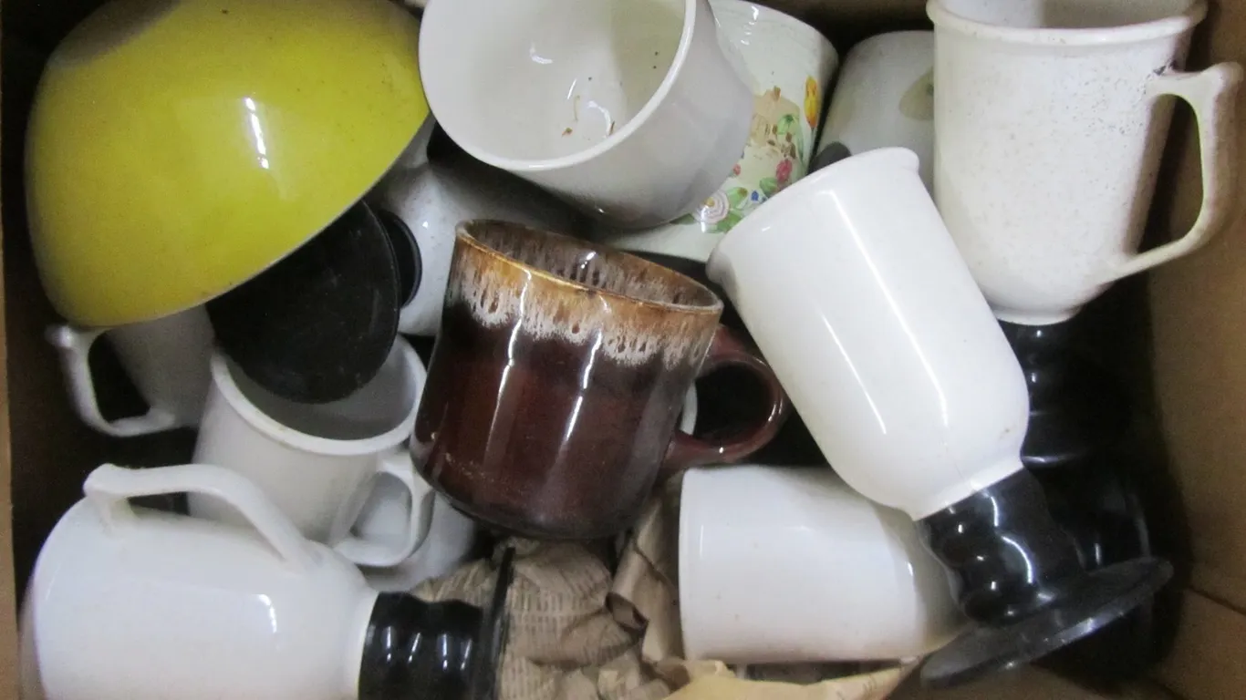 Box Of Assorted Coffee Cups
