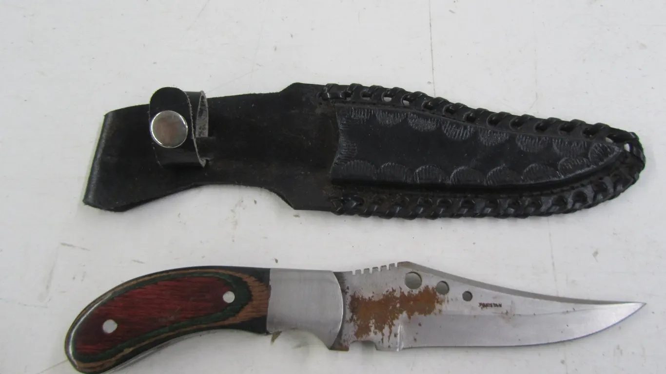 Skinning Knife w/Sheath