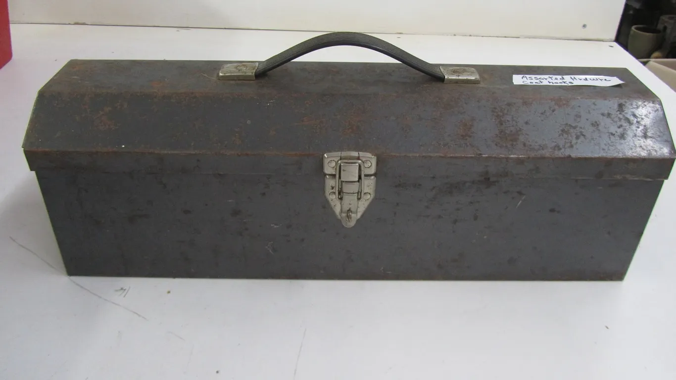 19" Tool Box w/Assorted Hardware