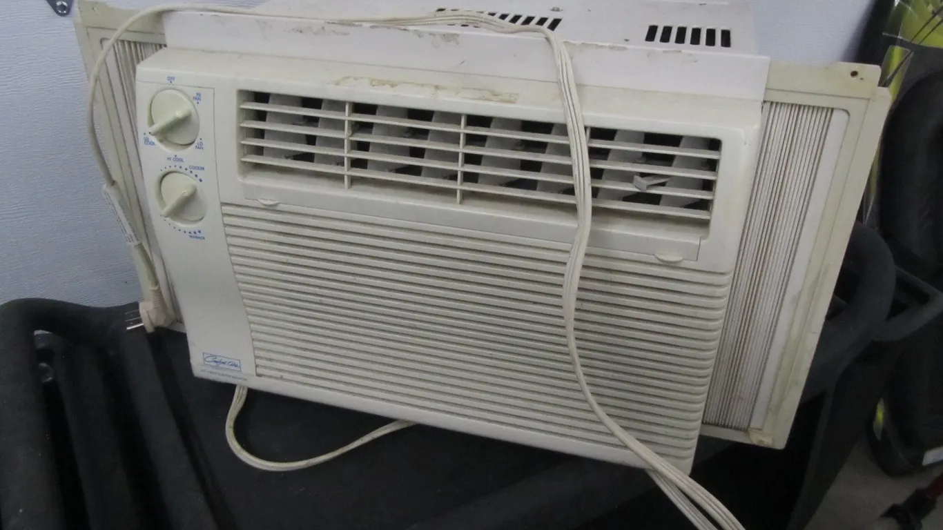 Comfort Aire Window AC Unit