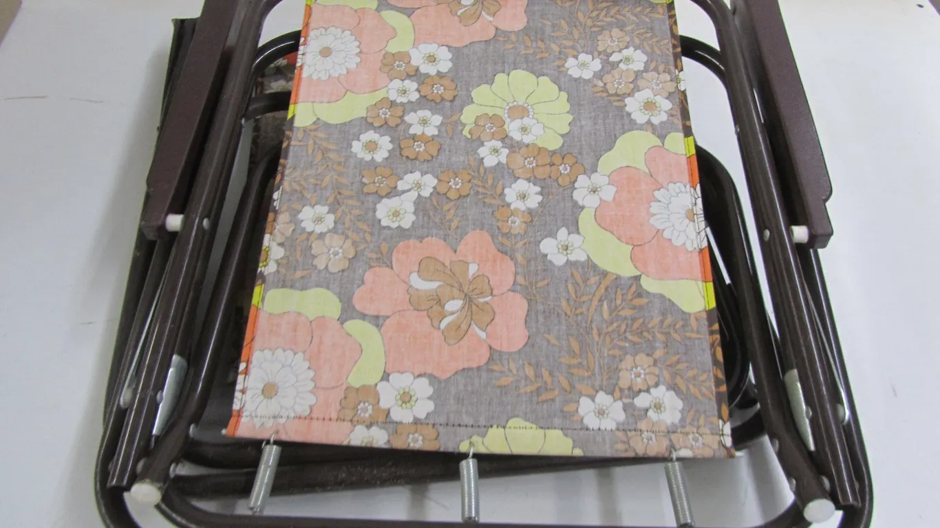 (2) Folding Lawn Chairs