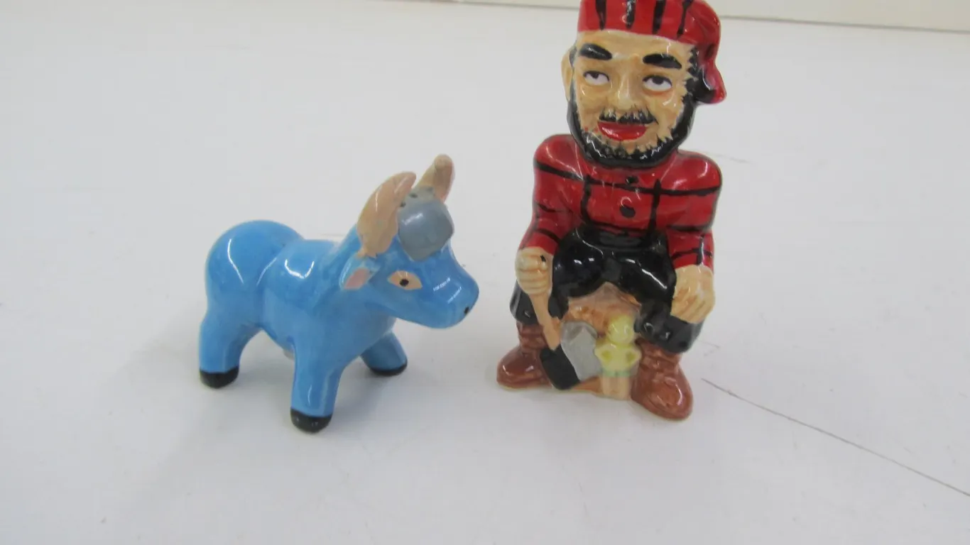 Paul Bunyan And Babe The Blue Ox Salt & Pepper Shaker Set