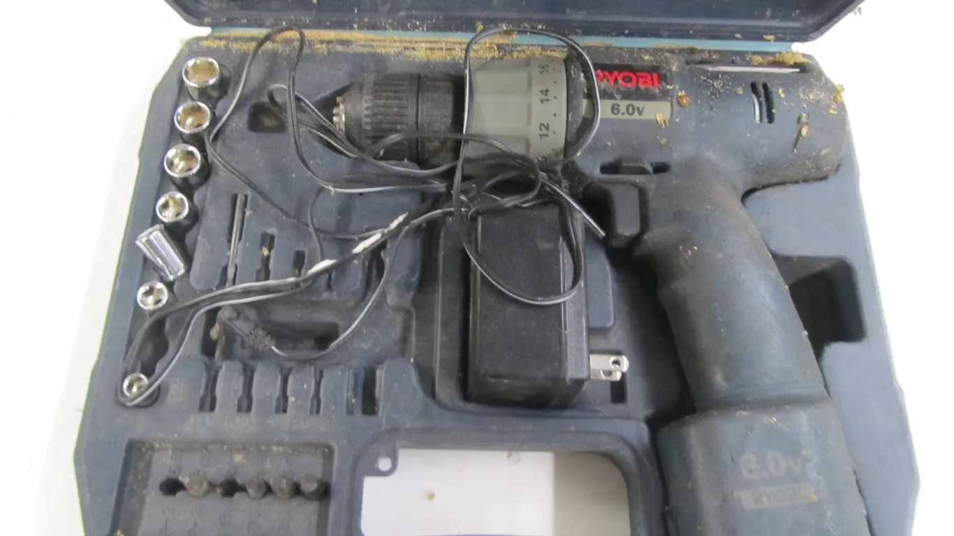Ryobi 6v 3/8" Cordless Drill/Driver