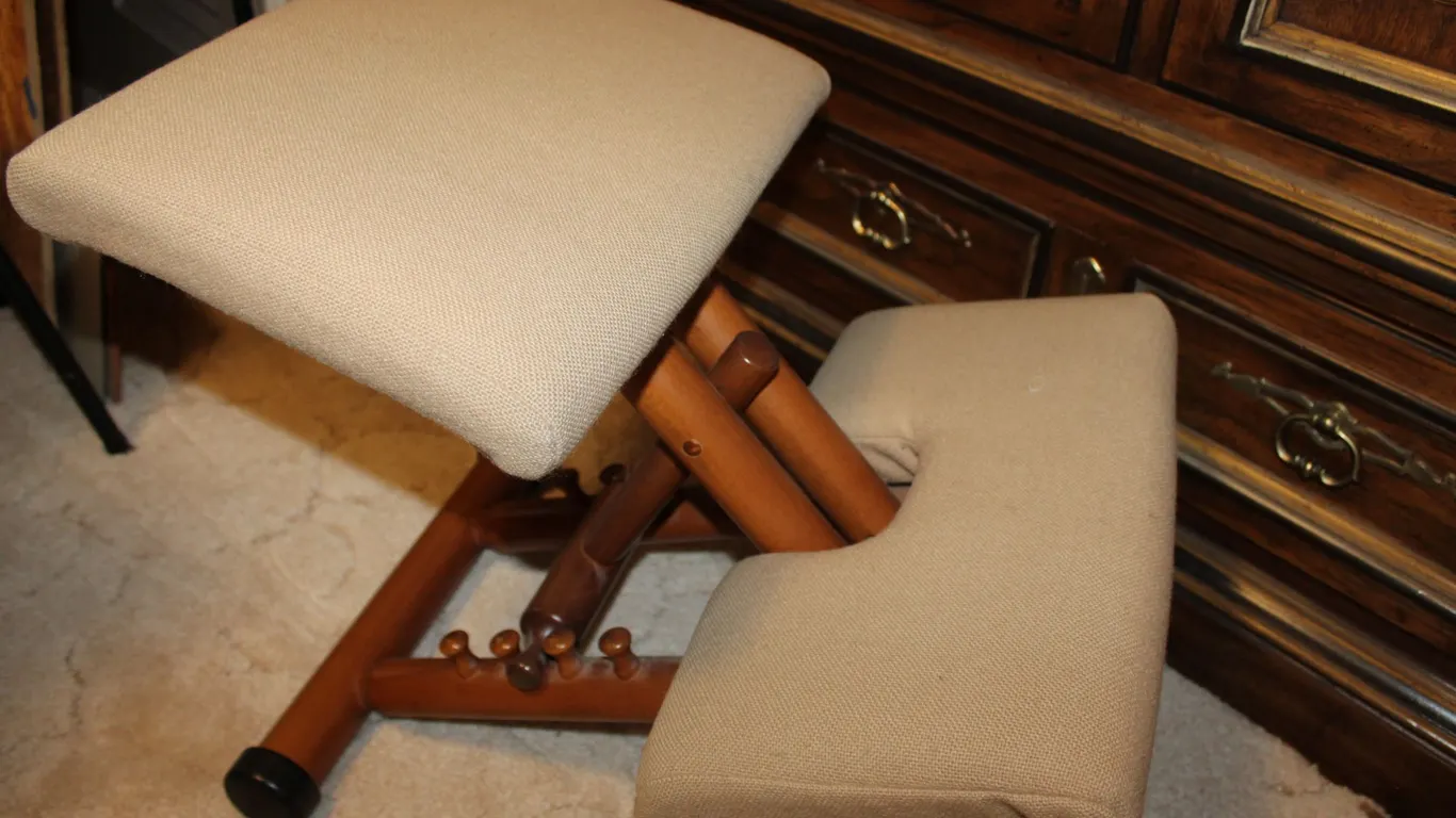 Kneeling Chair