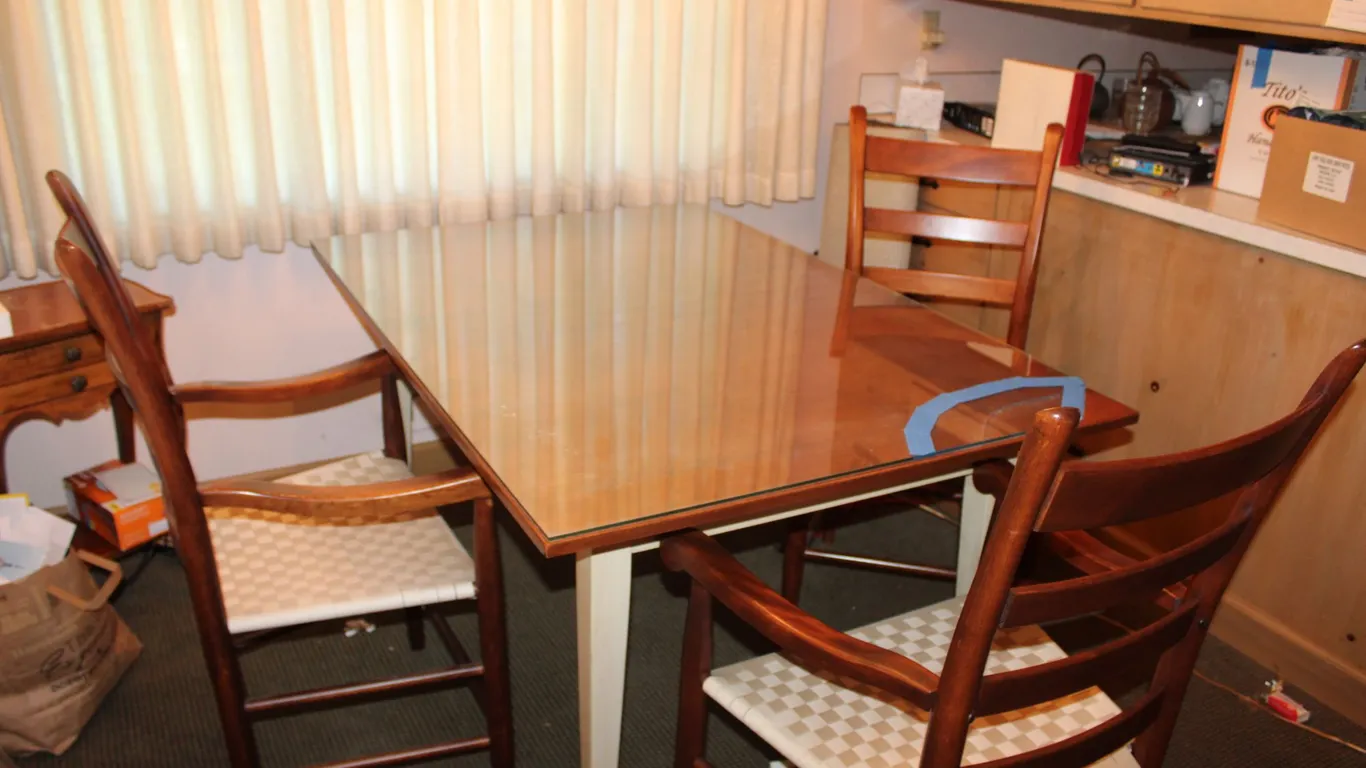 Dining Table & Chairs