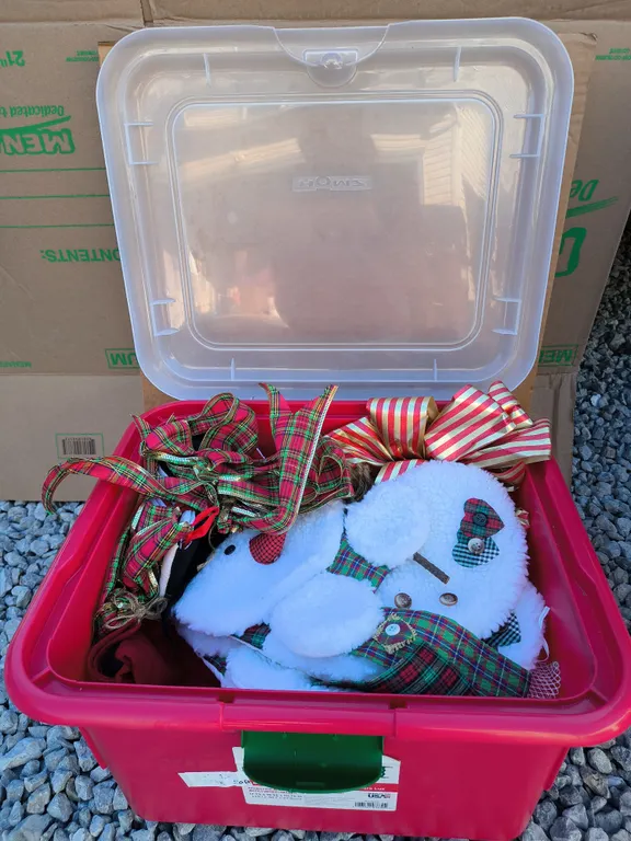 Christmas Items Lot