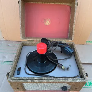 Vintage Portable 45 RPM Rcord Player