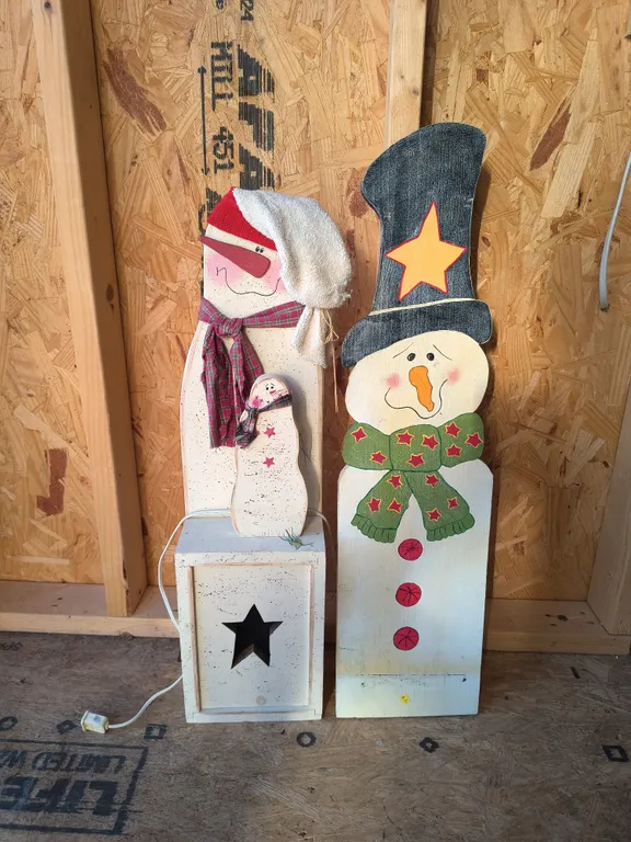 Rustic Wooden Snowmans Lot