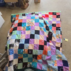 Primitive style twin size tie knot patchwork quilt