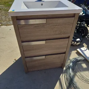 24-in vanity and sink top like new