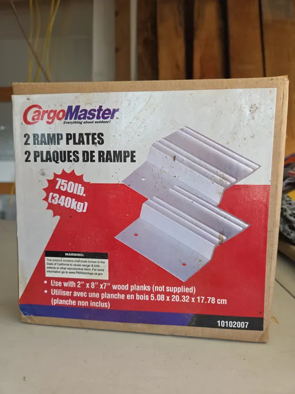 This cargo Master aluminum ramp, new inbox