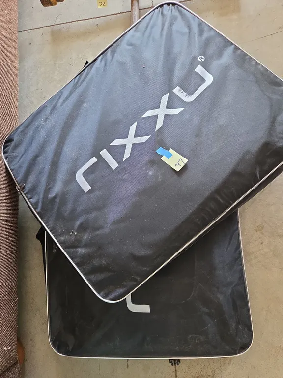 Rixxu sports car seat covers