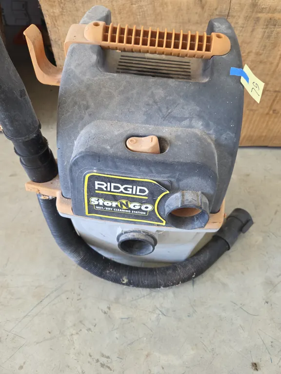 Rigid Brand store and go shop vac