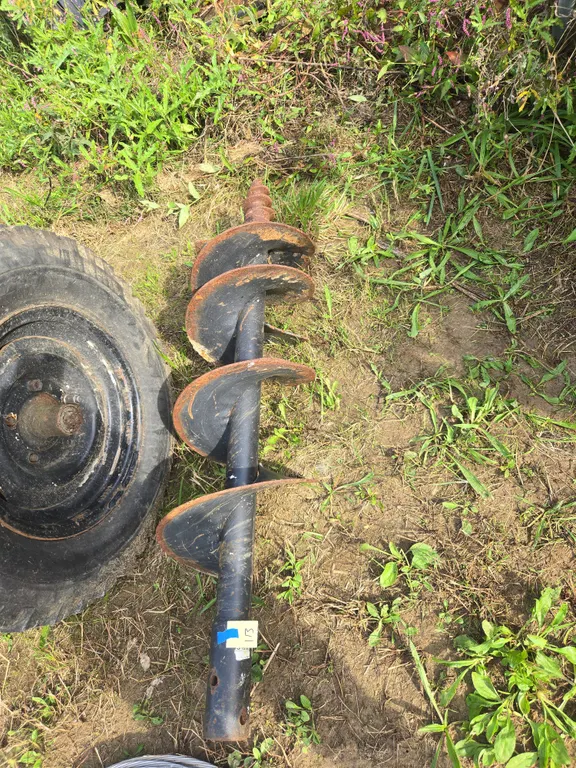 Skid steer post hole digging attachment 12 inch auger