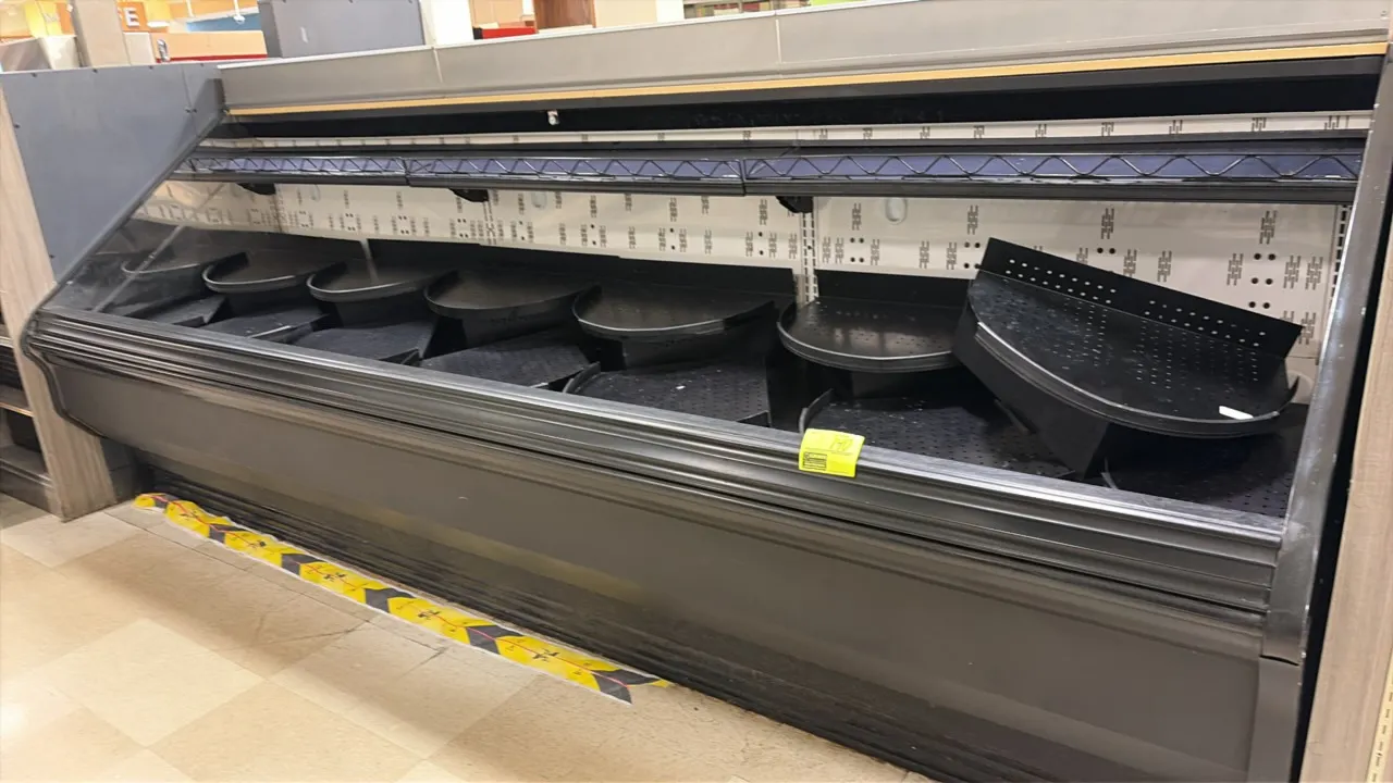 2004 Hill Phoenix O3UM12 open 2-deck deli display case. Features an upper display shelf, bottom deck with product display risers, and interior lightin