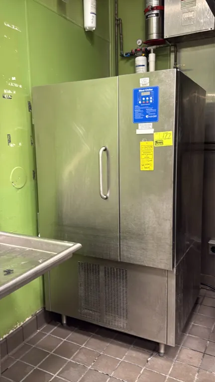 Randell BC-18 self-contained 1-door blast chiller. Stainless steel construction with digital control panel. S/N: W1270842-1. Electrical: 115/230V, 60