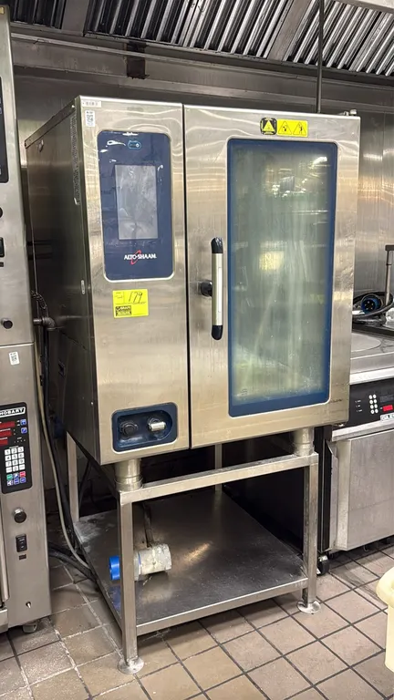 2016 Alto-Shaam CTP10-10E electric combi oven. Features digital touchscreen controls, glass viewing door, and interior rack slides with wire shelf. In