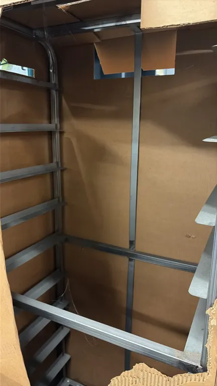 Aluminum side-blow oven rack. Features welded aluminum construction and angle pan slides.