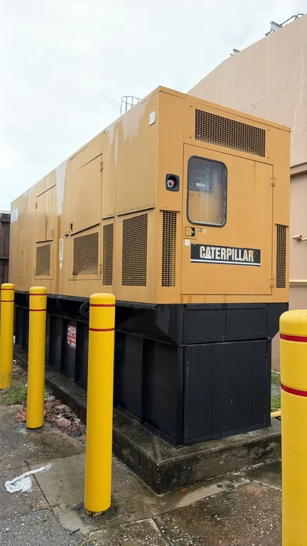 2006 Caterpillar 3456 dual-fuel standby generator, 500kW standby / 625kVA prime, 208V 3-phase. Features a sound-attenuated weather enclosure, 1,000-ga
