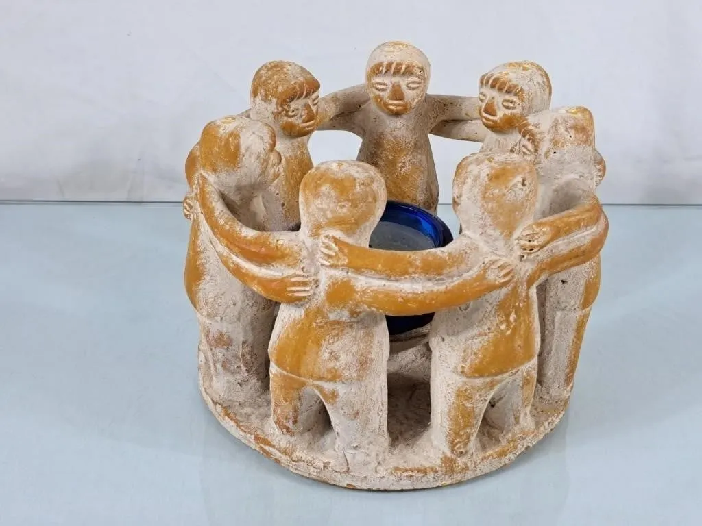 Heavy Circle of Friends Candle Holder