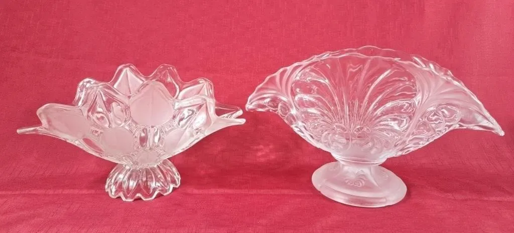 Beautiful Frosted Glass Fan Shaped Bonbon