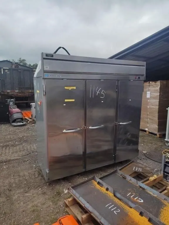 REFRIGERATOR REACH IN 3 DOOR