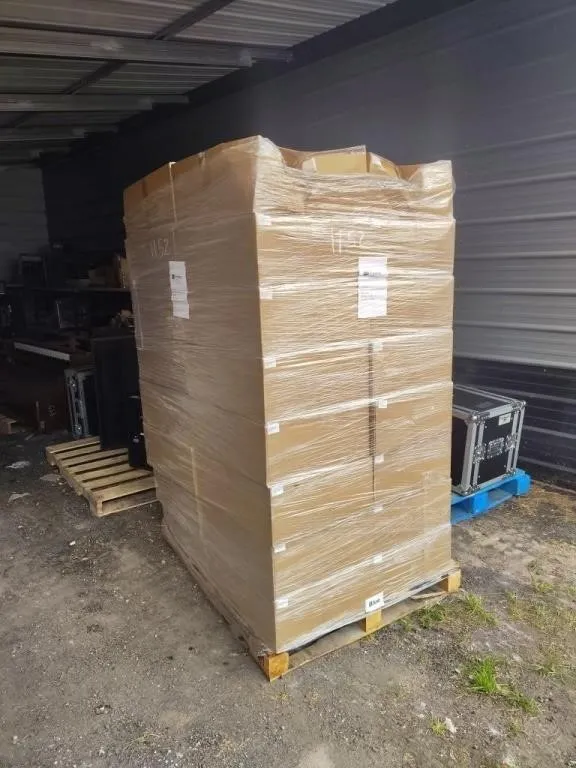 X1 PALLET OF MASKS