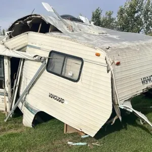 Salvage Vehicle - Vanguard 5th Wheel Camper. It