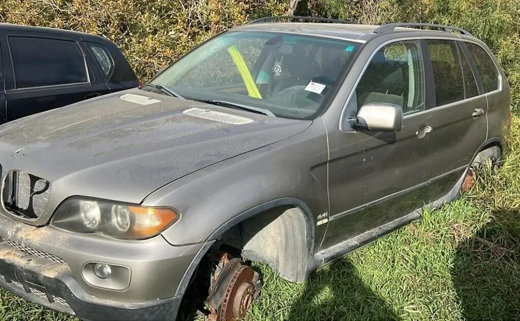 Salvage Vehicle - BMW RSX5 SUV. No Wheels and