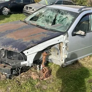 Salvage Vehicle - Volkswagen Jetta Station Wagon.