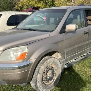 Salvage Vehicle - Honda Pilot SUV. PARTS ONLY.