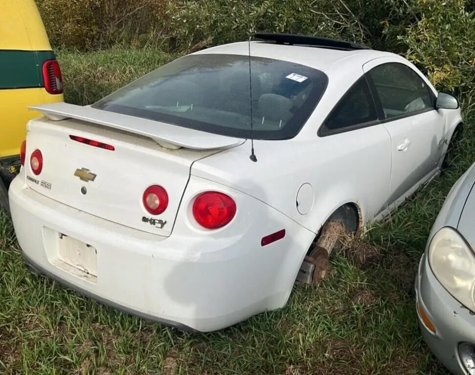 Salvage Vehicle - Chevrolet Cobalt Car. No Wheels