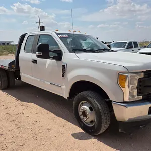 2017 Ford F350 Super Duty Flatbed Truck
 UNRESERVED