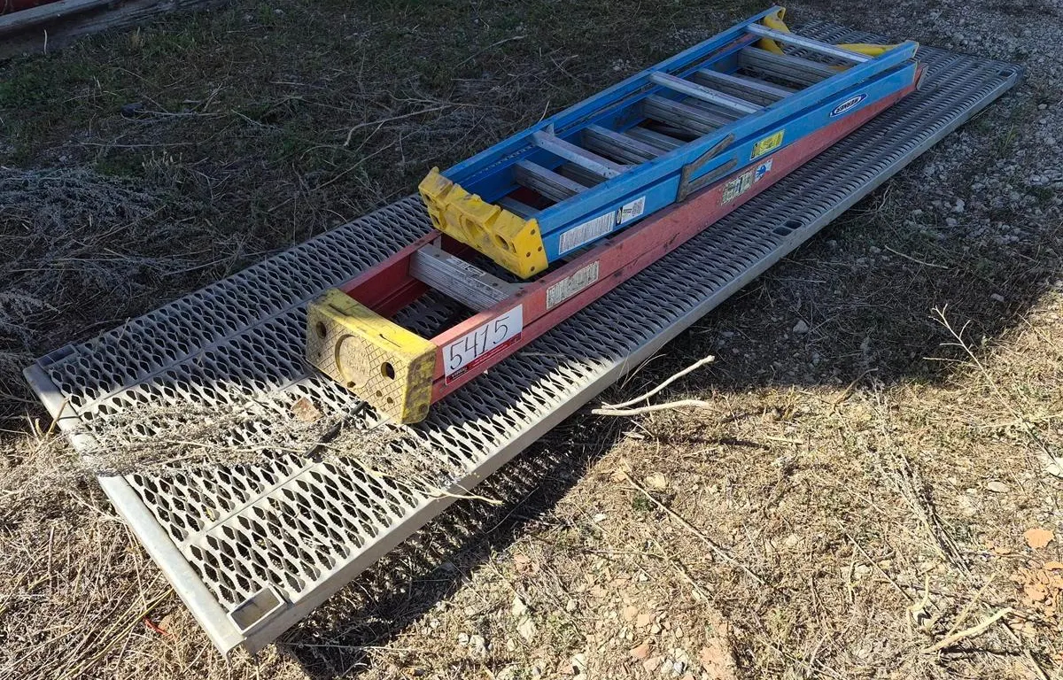 Ladders and Metal Grating
UNRESERVED