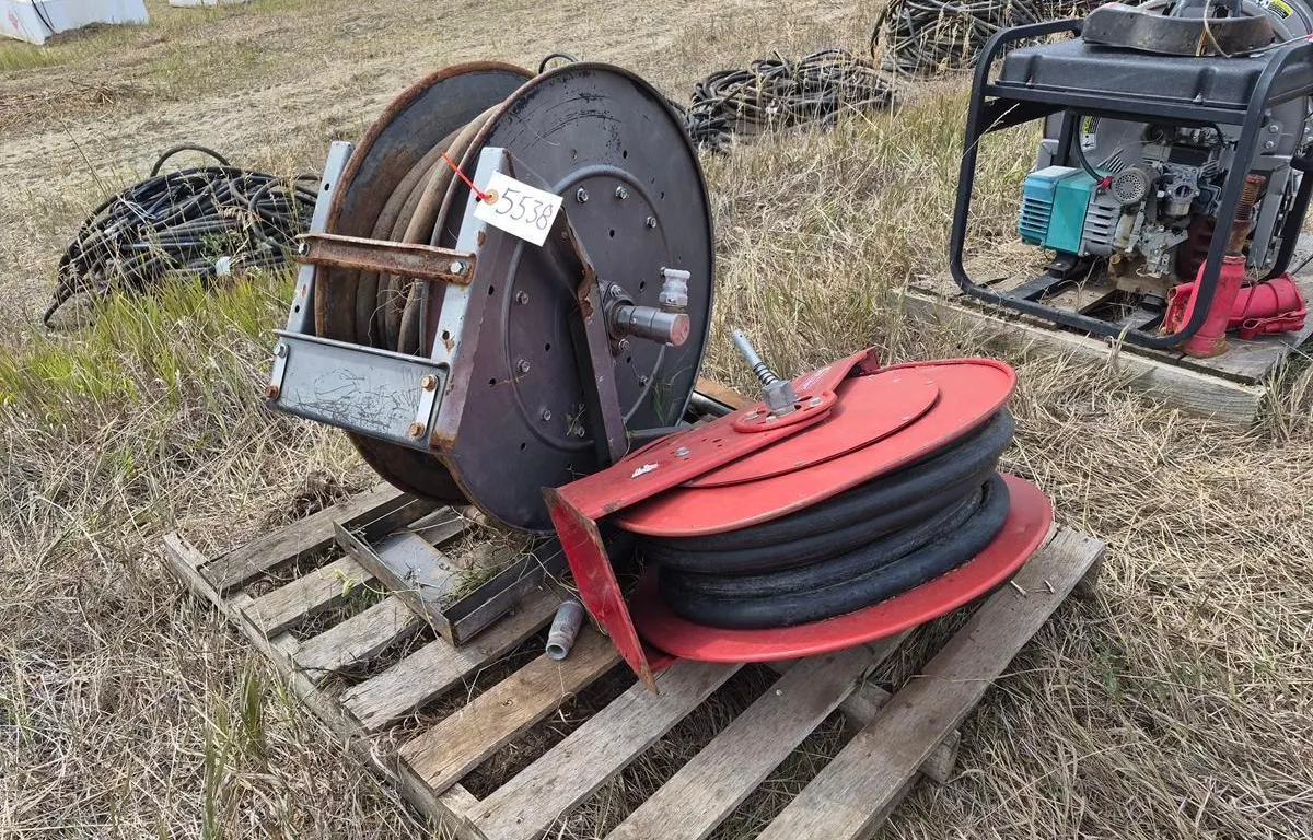 (2) Industrial Hose Reels w/ Nozzles
UNRESERVED