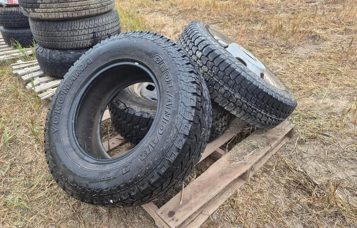 Truck Tires w/ and w/o Rims
UNRESERVED
