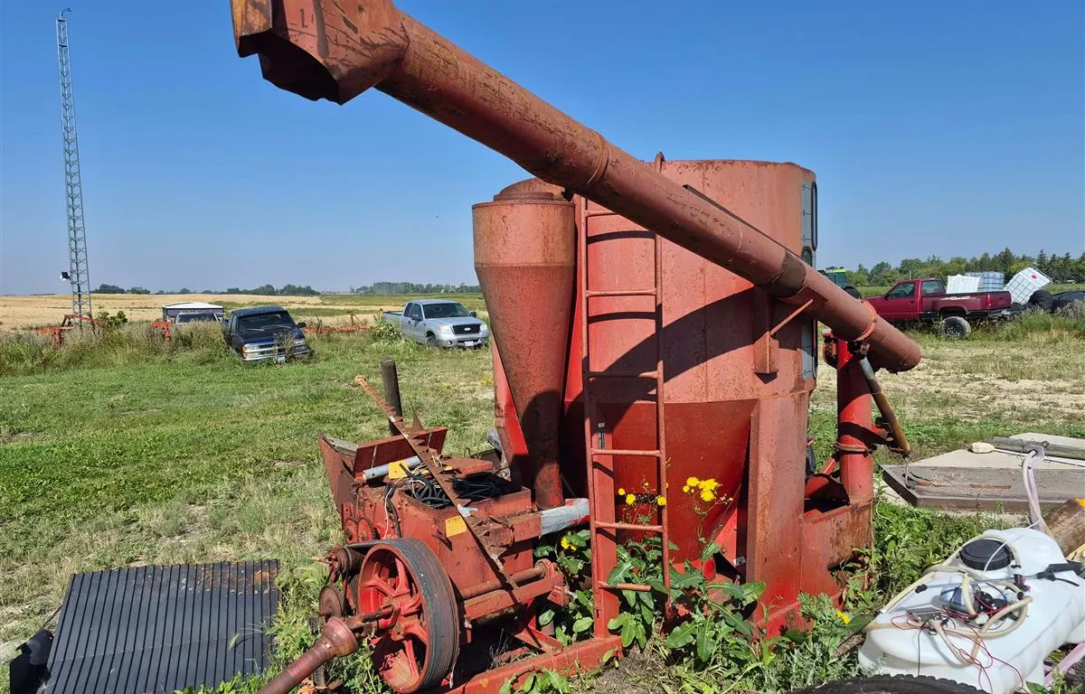 Massey Ferguson Mix Mill
UNRESERVED
