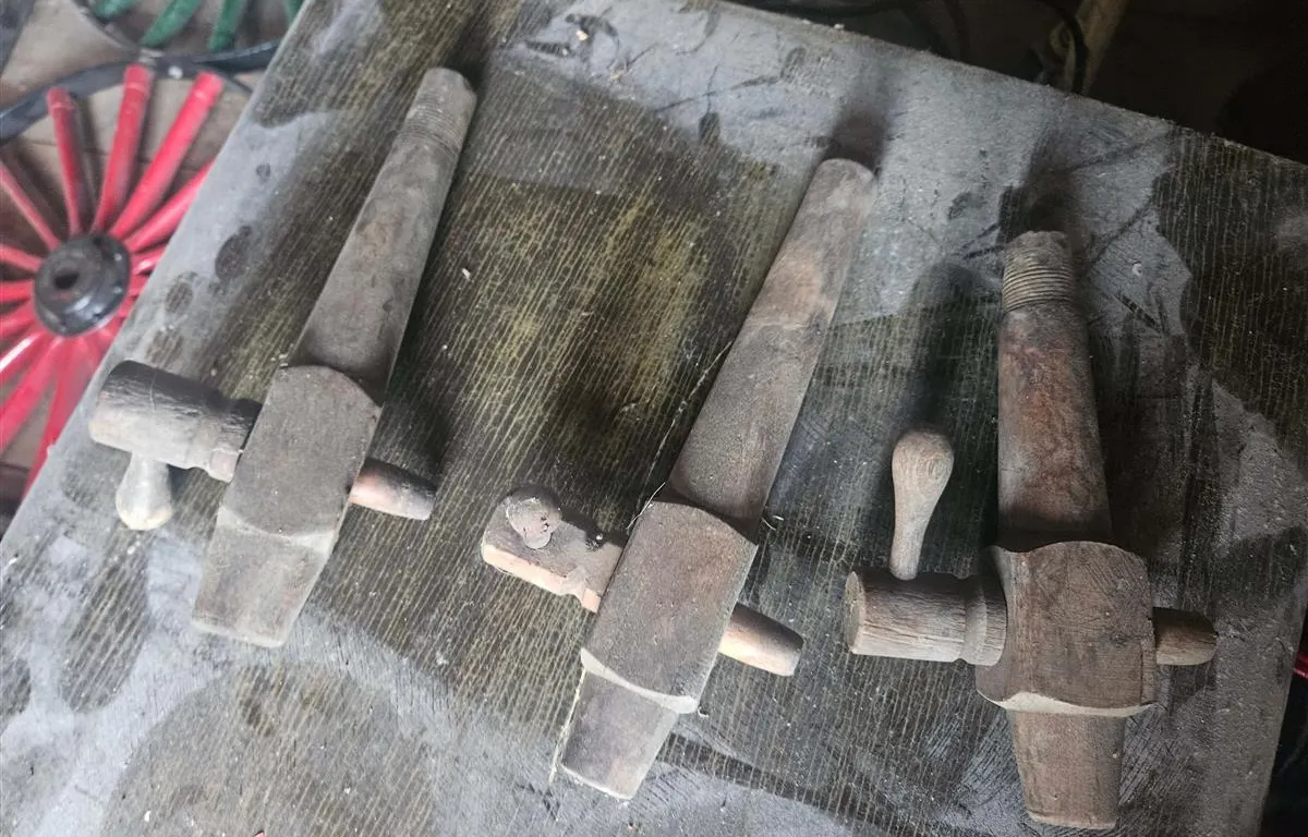 (3) Antique Keg Taps
UNRESERVED