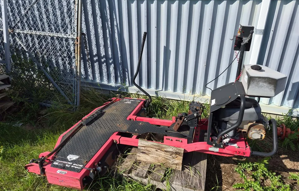 Quadivator B&S 17.5 Outdoor Mower
UNRESERVED