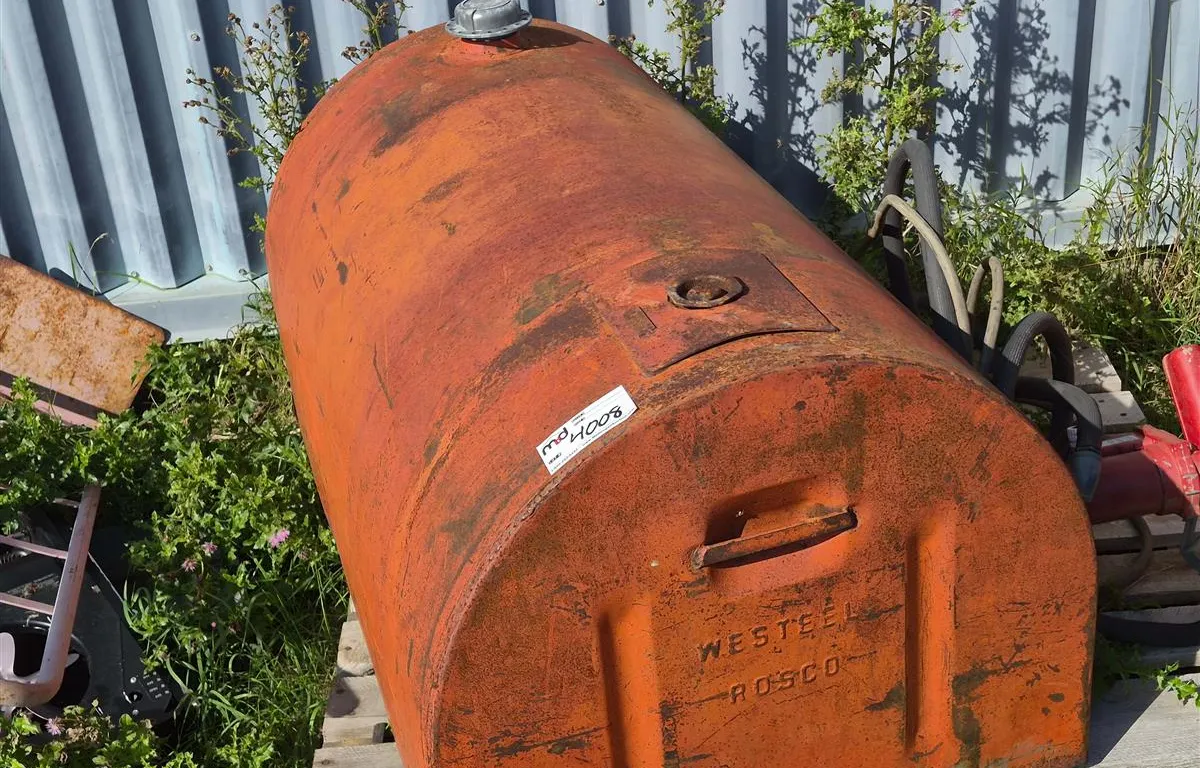 Weststeel Rosco Steel Fuel Tank with Pump
UNRESERVED
