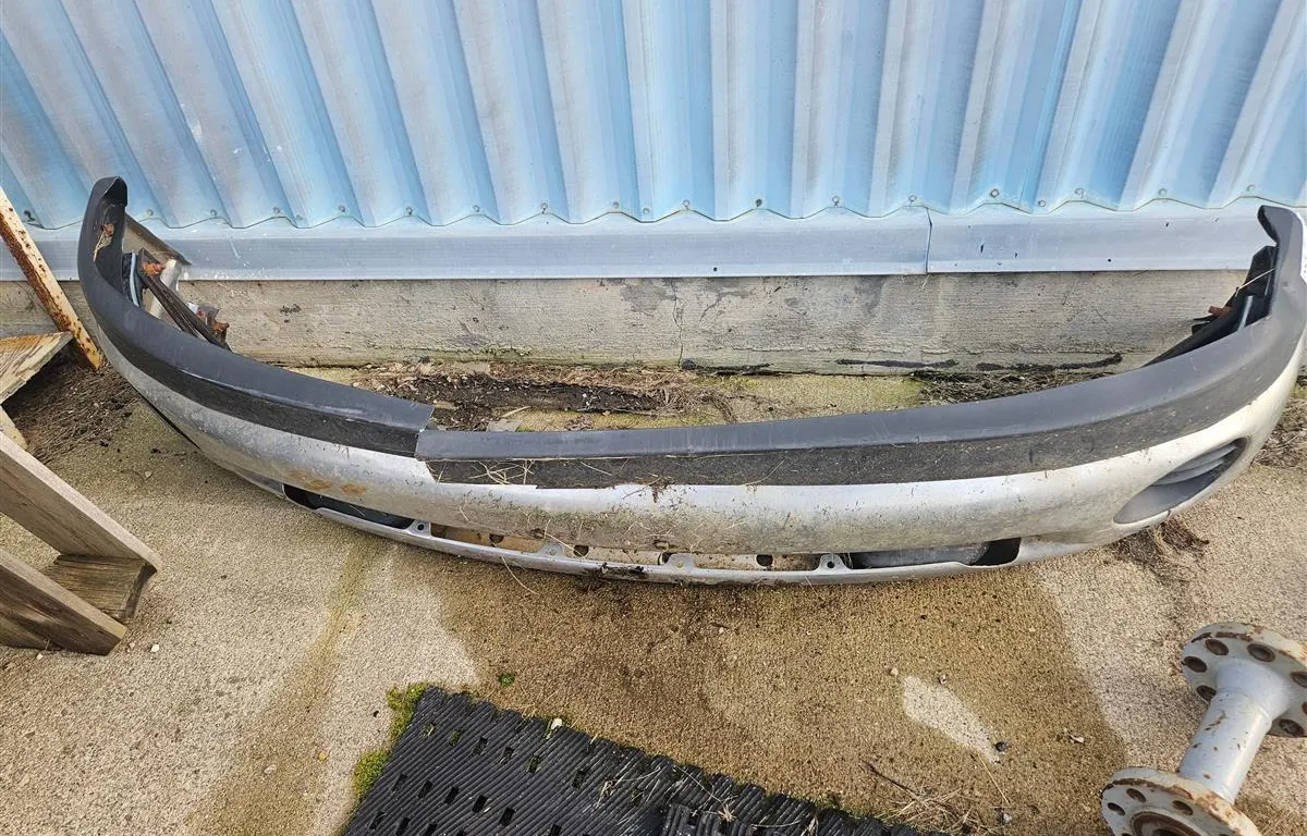 Chrome Front Bumper Assembly
UNRESERVED