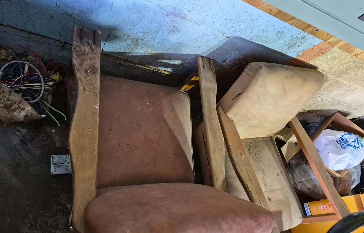 Two Upholstered Wooden Armchairs
UNRESERVED