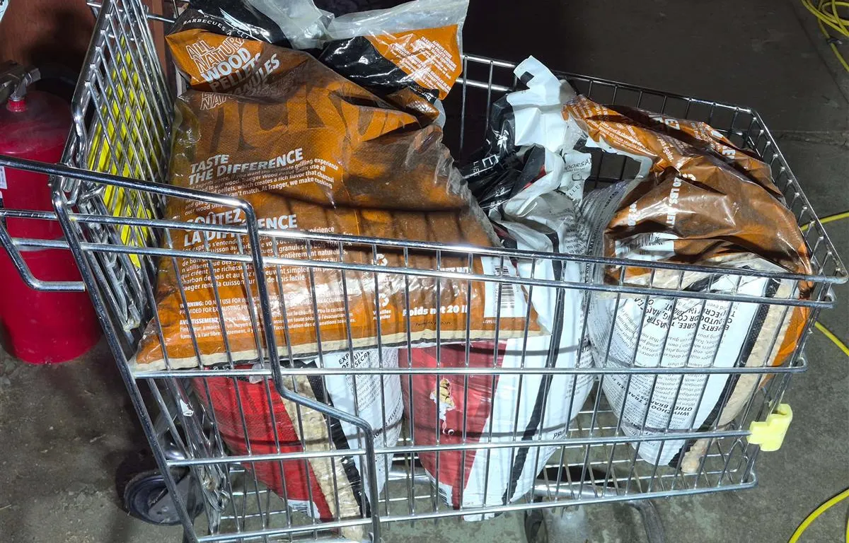 Shopping Cart with Traeger Wood Pellets
UNRESERVED