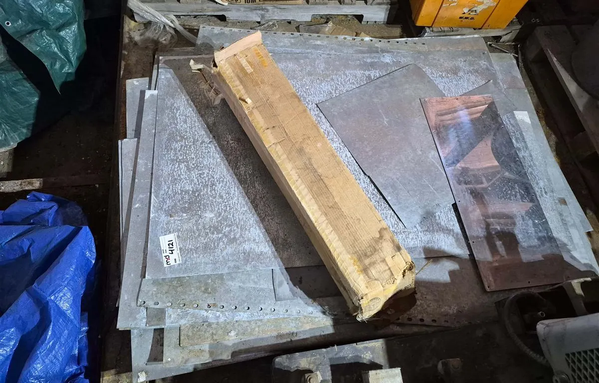 Galvanized Steel Sheets and Wire Mesh Roll
UNRESERVED