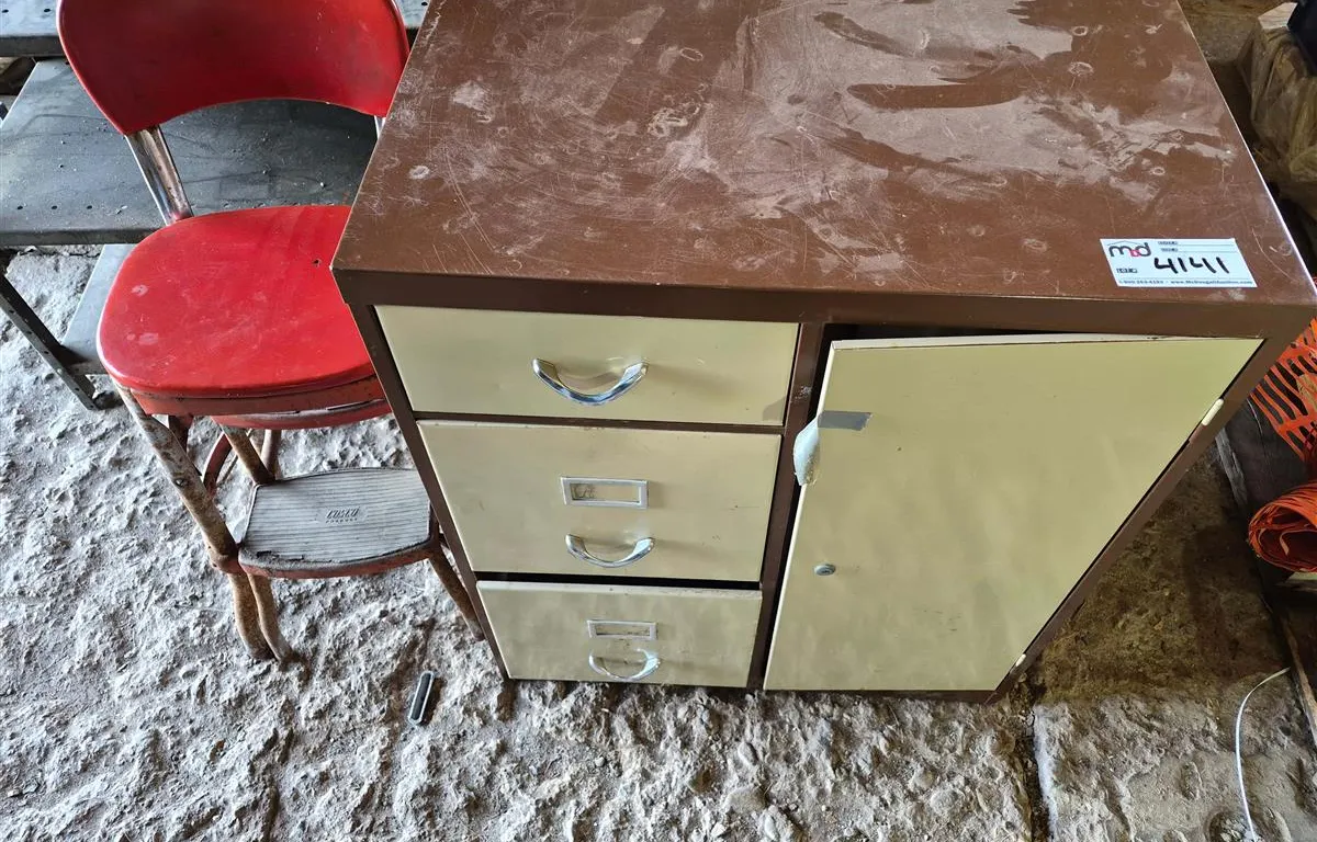 Vintage Metal Office Desk and Chair
UNRESERVED
