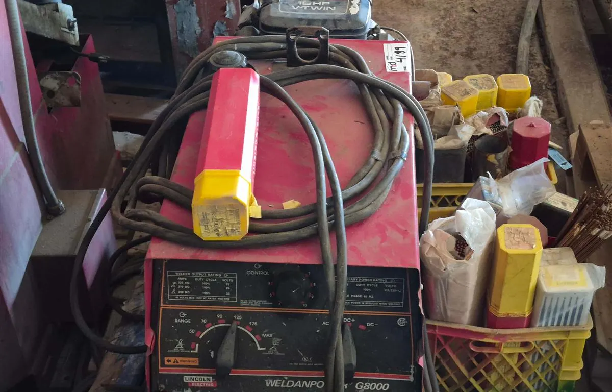 Lincoln Weldanpower G8000 Welder Generator
UNRESERVED