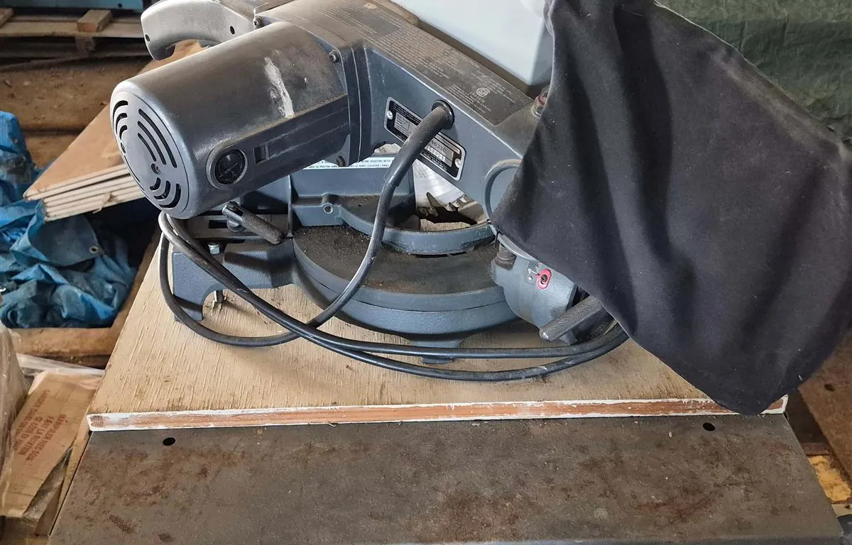 Sears Craftsman Professional Miter Saw
UNRESERVED